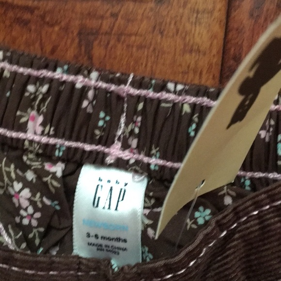 Baby Gap Brown Corduroy pants- 3-6mo - Picture 3 of 5
